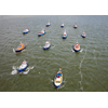 Parade van reddingboten vaart van IJmuiden naar Amsterdam
