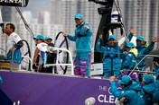 Akzo wint havenrace Hongkong
