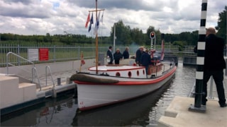 57cc7f1ecdc530626216fbe5eb148c83-778x427