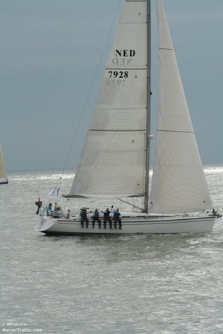 36240_126209084113498_382756_n