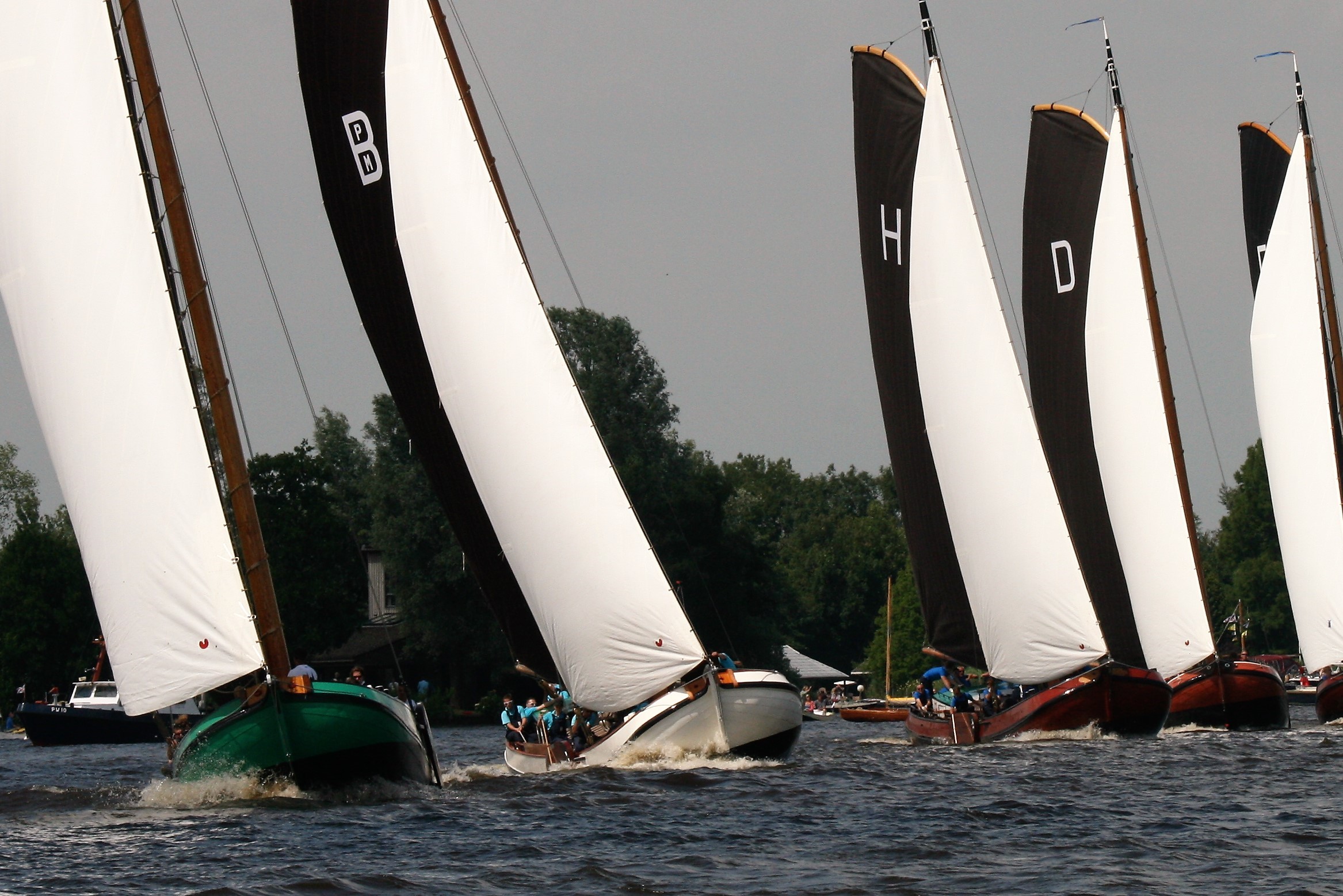 JOUSTER SKUTSJE UITGESLOTEN VAN DEELNAME KAMPIOENSCHAP