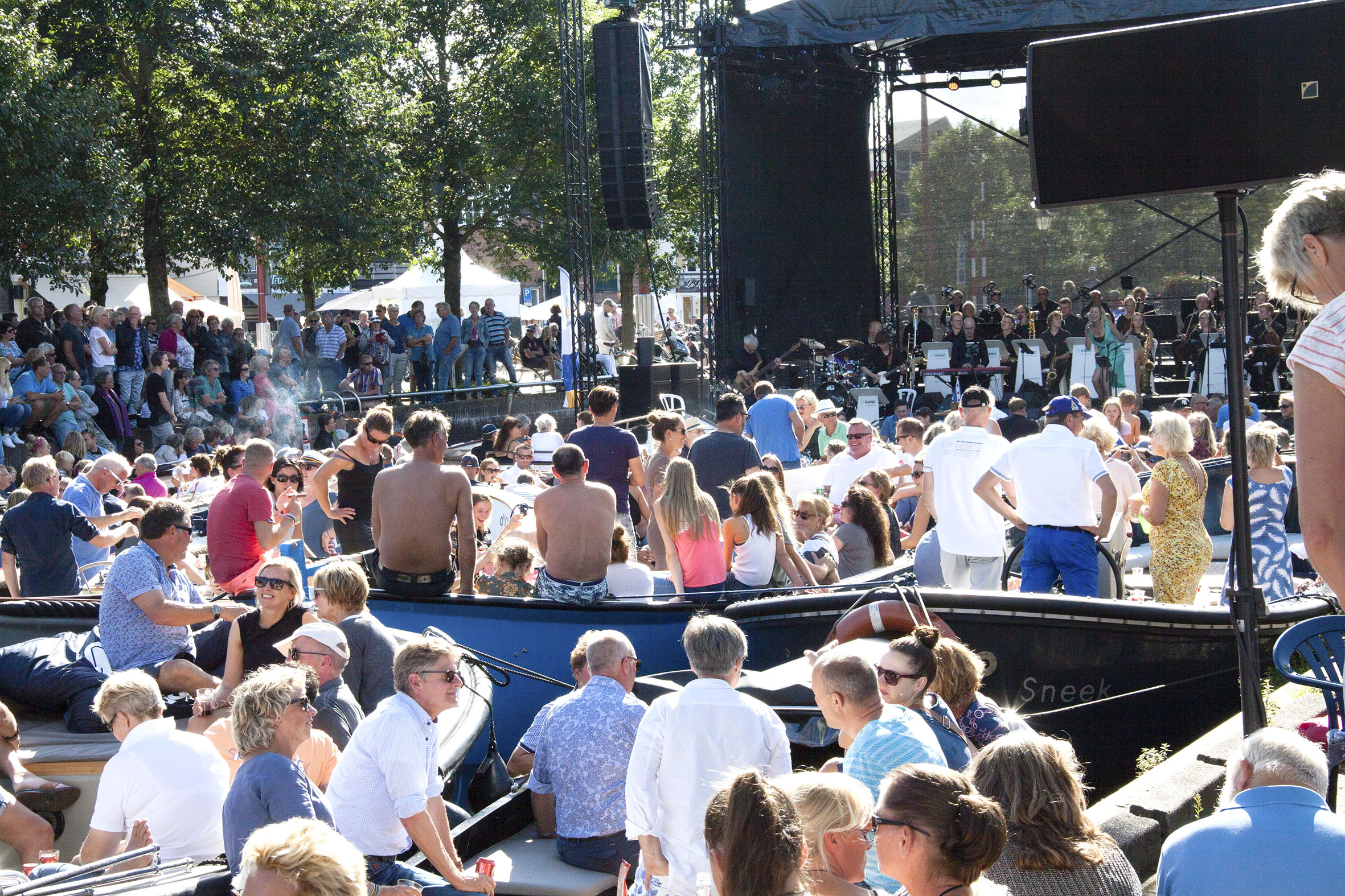 SNEEKWEEK AFGESLOTEN MET GRACHTCONCERT