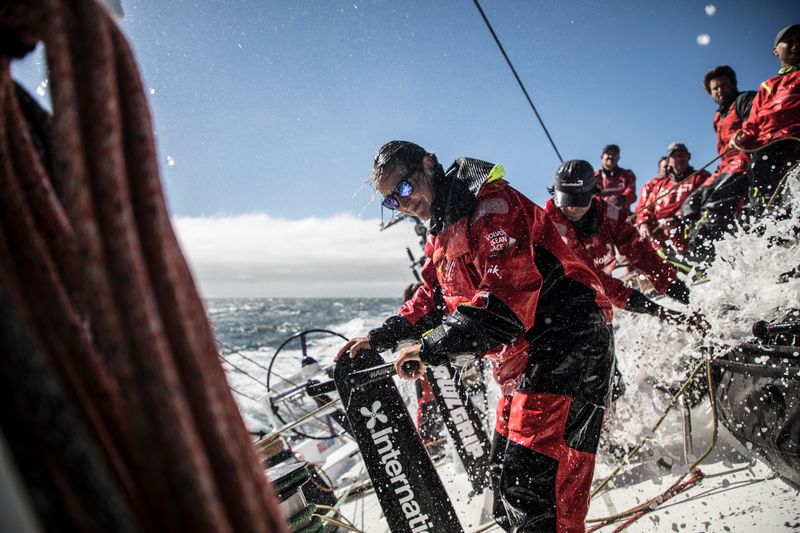 SIMEON TIENPONT KIEST DERDE VROUW