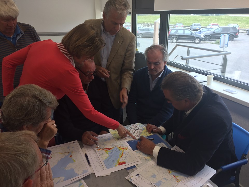 OVERLEG OVER WATERPLANTEN PROBLEMATIEK