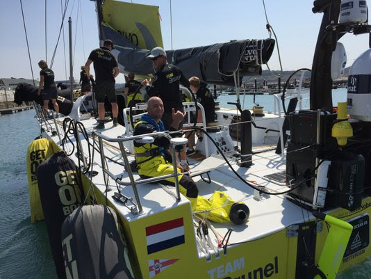 JAYJAY BOSKE TRAINT MEE MET TEAM BRUNEL