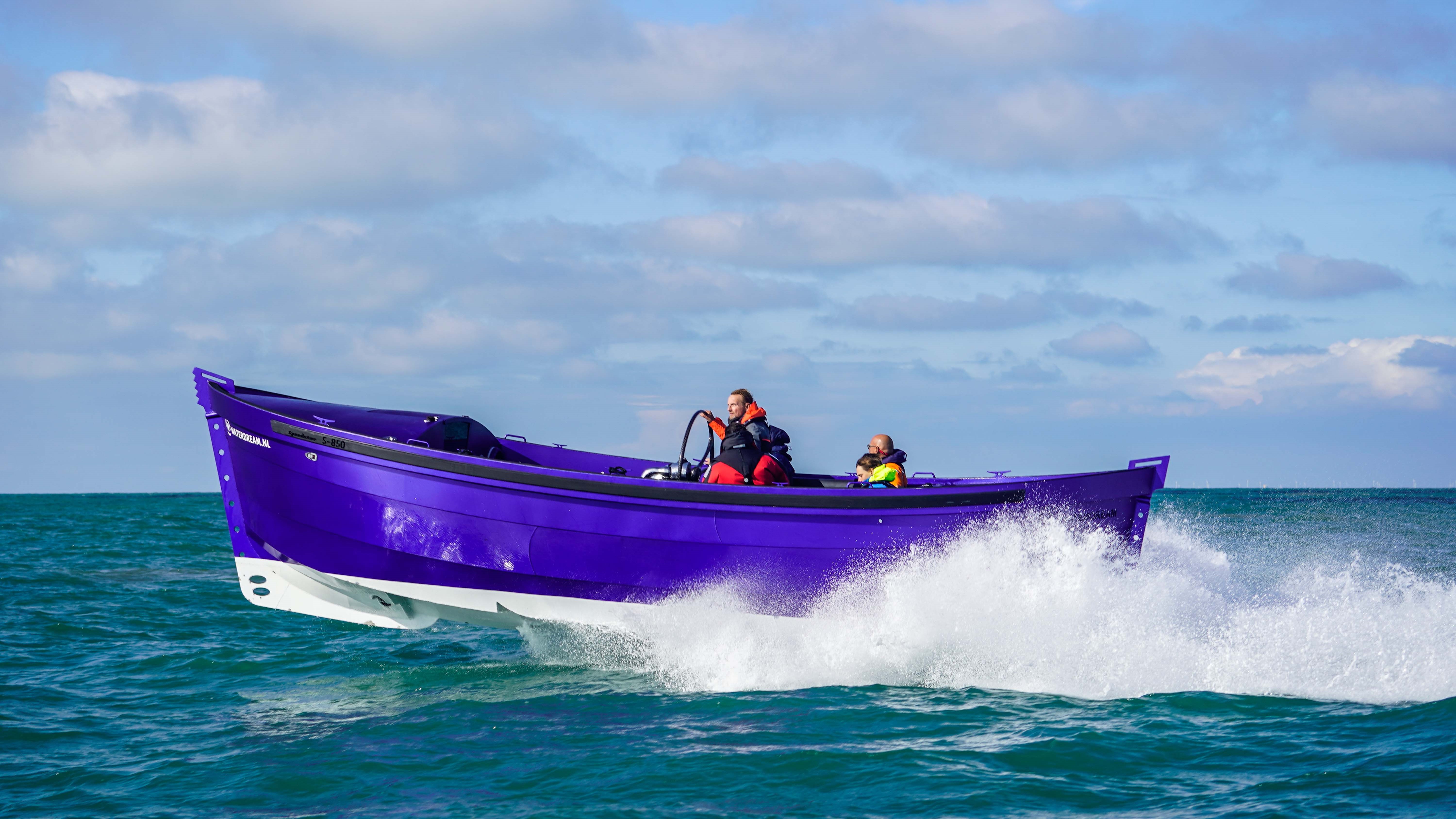 PRINS VAN ORANJE VERBREEKT MET WATERDREAM RECORD