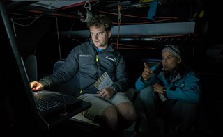 m104942_13-01-171025-azn-kfr-00008