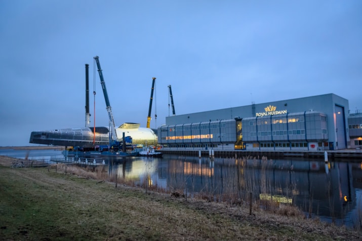 Royal_Huisman_PROJECT400__002a_byPrakArt