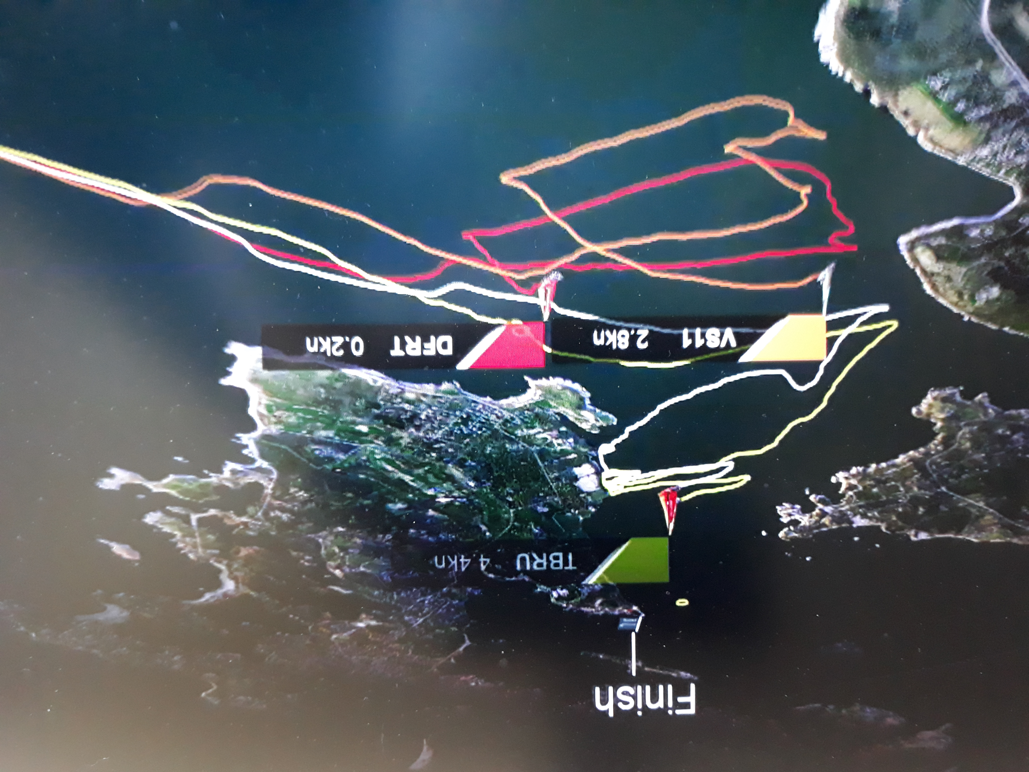 BRUNEL VERLIEST LEG 8 VLAK VOOR FINISH