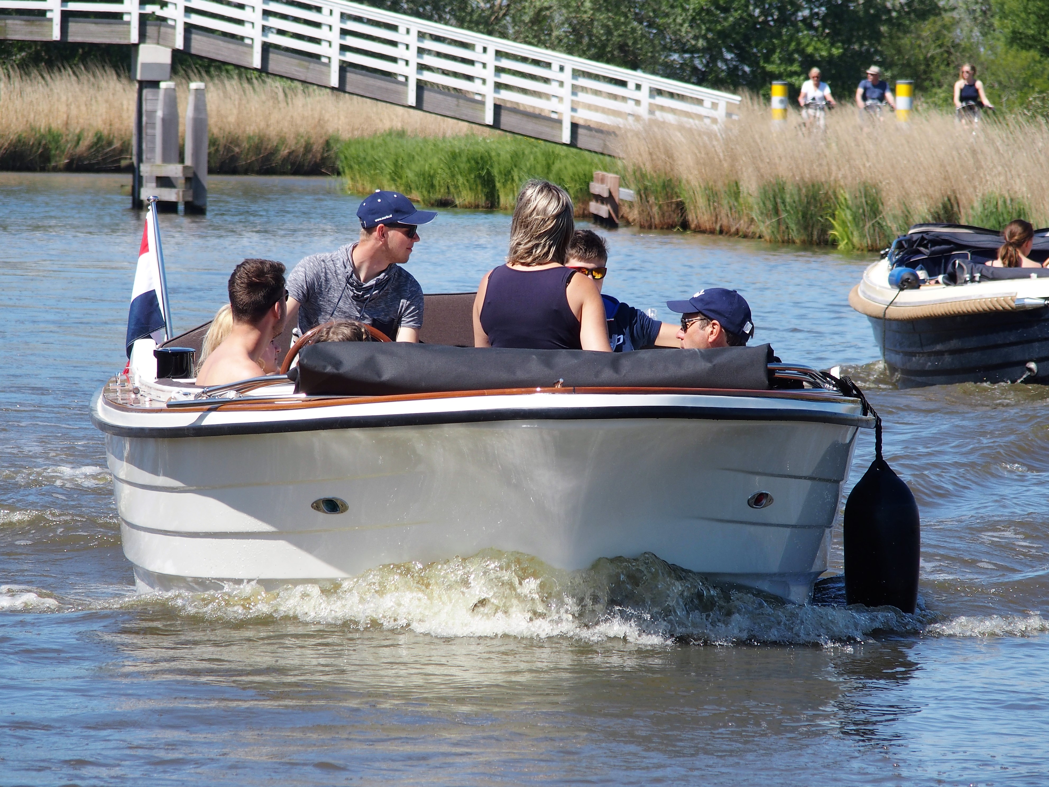 FENDERS DOEN STOF OPWAAIEN