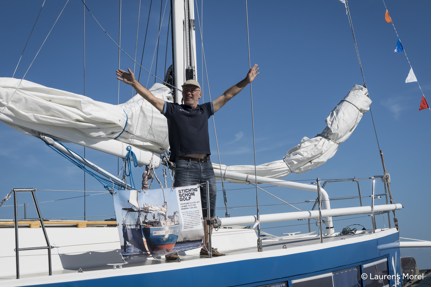 DUURZAAM JACHT YA TERUG VAN FOSSIELVRIJE WERELDREIS