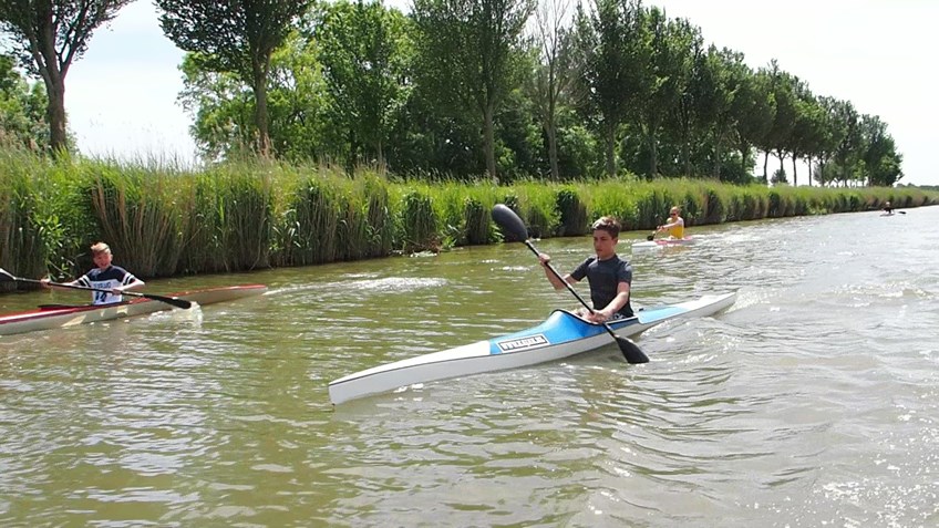 Kanovaarders naar De Rijp