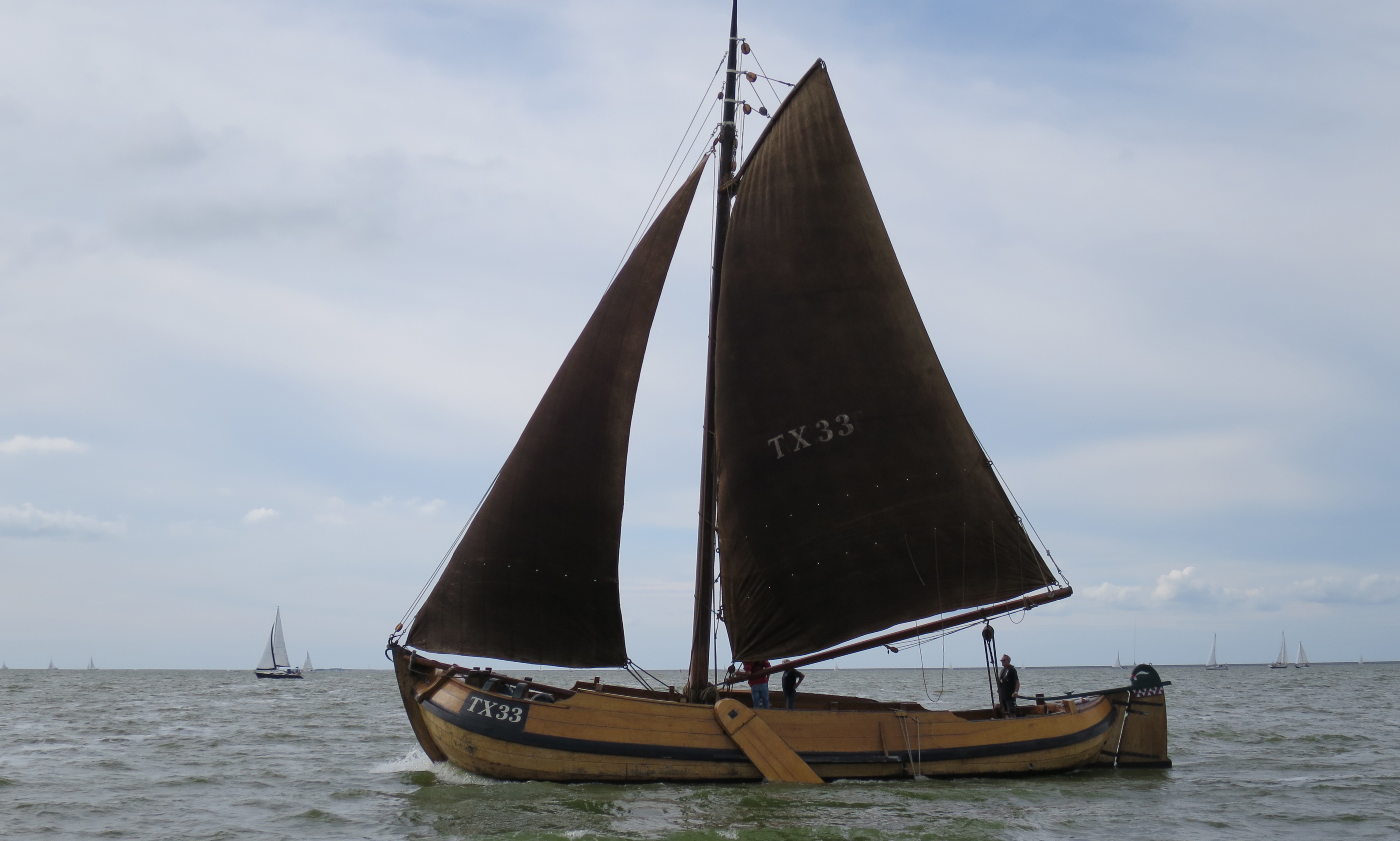 HISTORISCHE VLOOT TREKT DOOR FRIESLAND