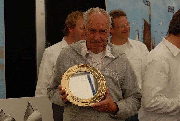 403943_300443590027054_47568692_n