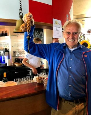 40683918_2089547281063772_213025997014958080_n