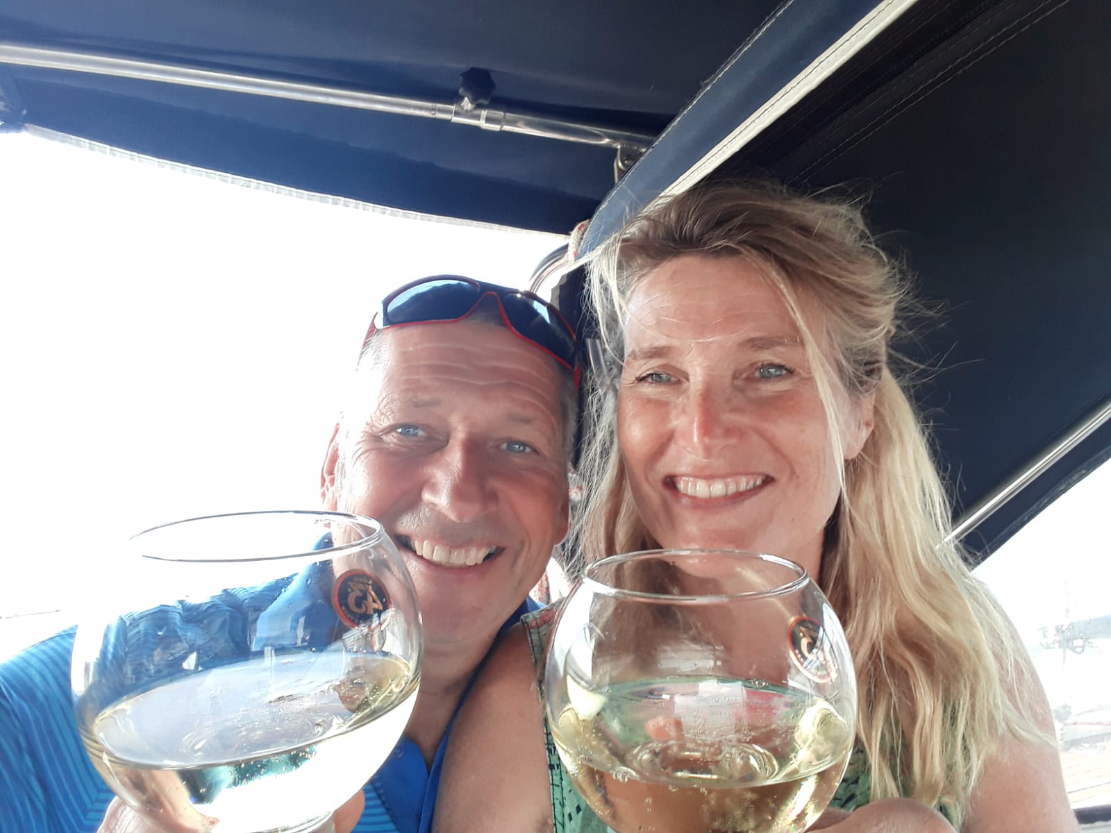 CHAMPAGNE NA GESLAAGDE OVERSTEEK