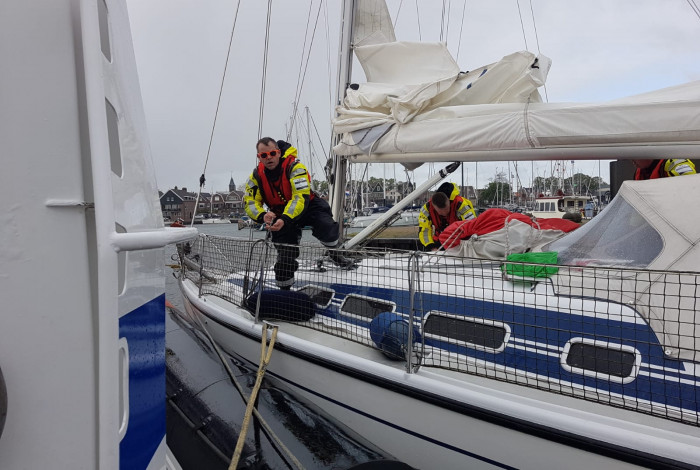 KNRM DRUK OP ONSTUIMIGE KONINGSDAG