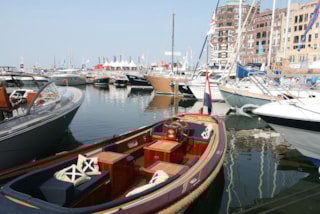 LELYSTAD Bataviahaven