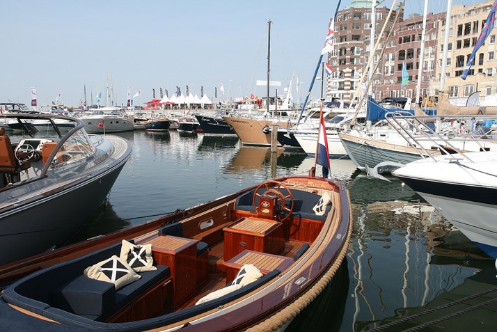 LELYSTAD Bataviahaven