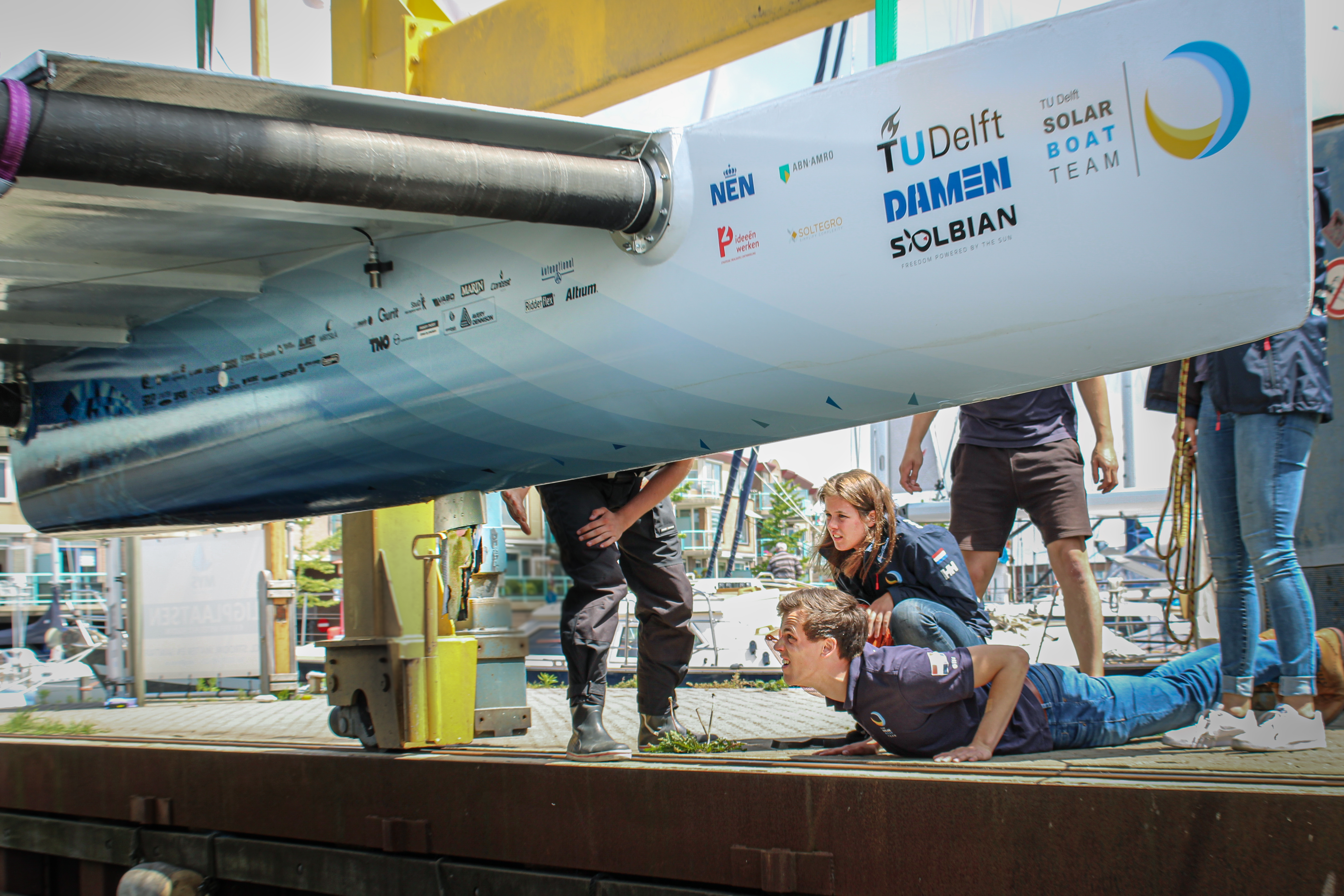 GROTE SCHADE AAN TU DELFT SOLAR BOAT