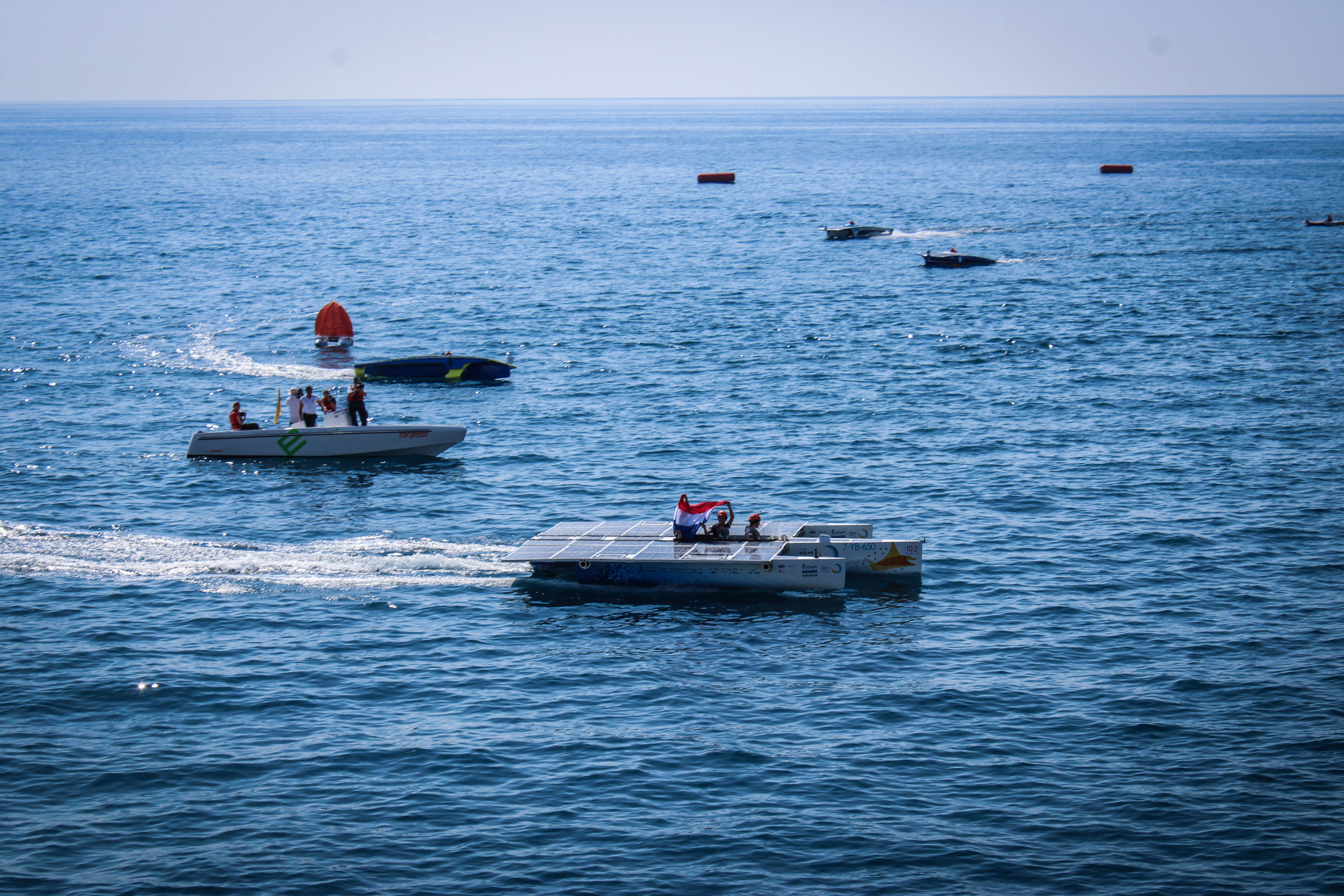 TU DELFT WINT WERELDTITEL ZONNEBOOT RACEN OP ZEE