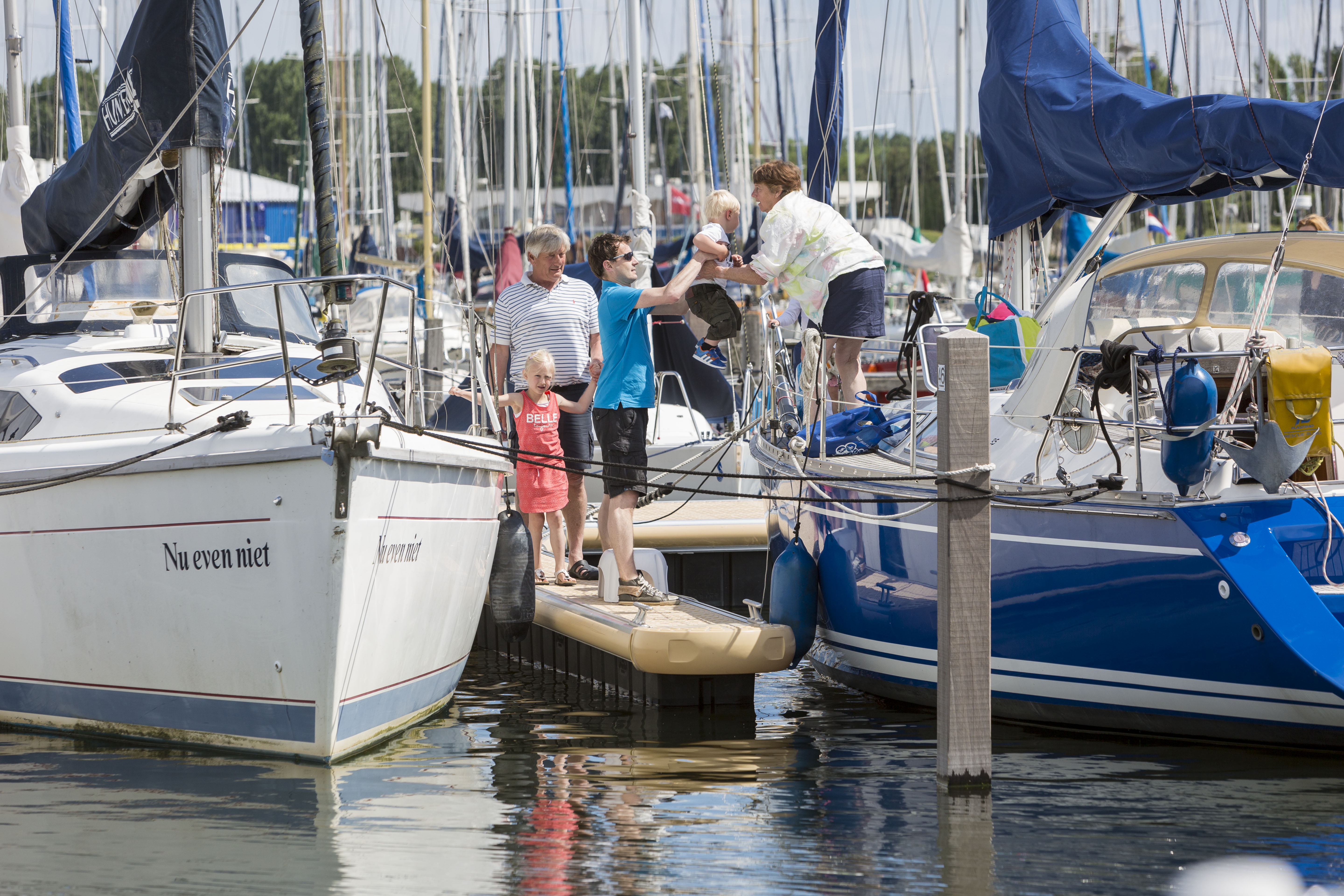 THUISHAVENS IN FRANSE HANDEN