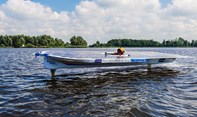 TU Delft Solar Boat Team 2016 vliegend