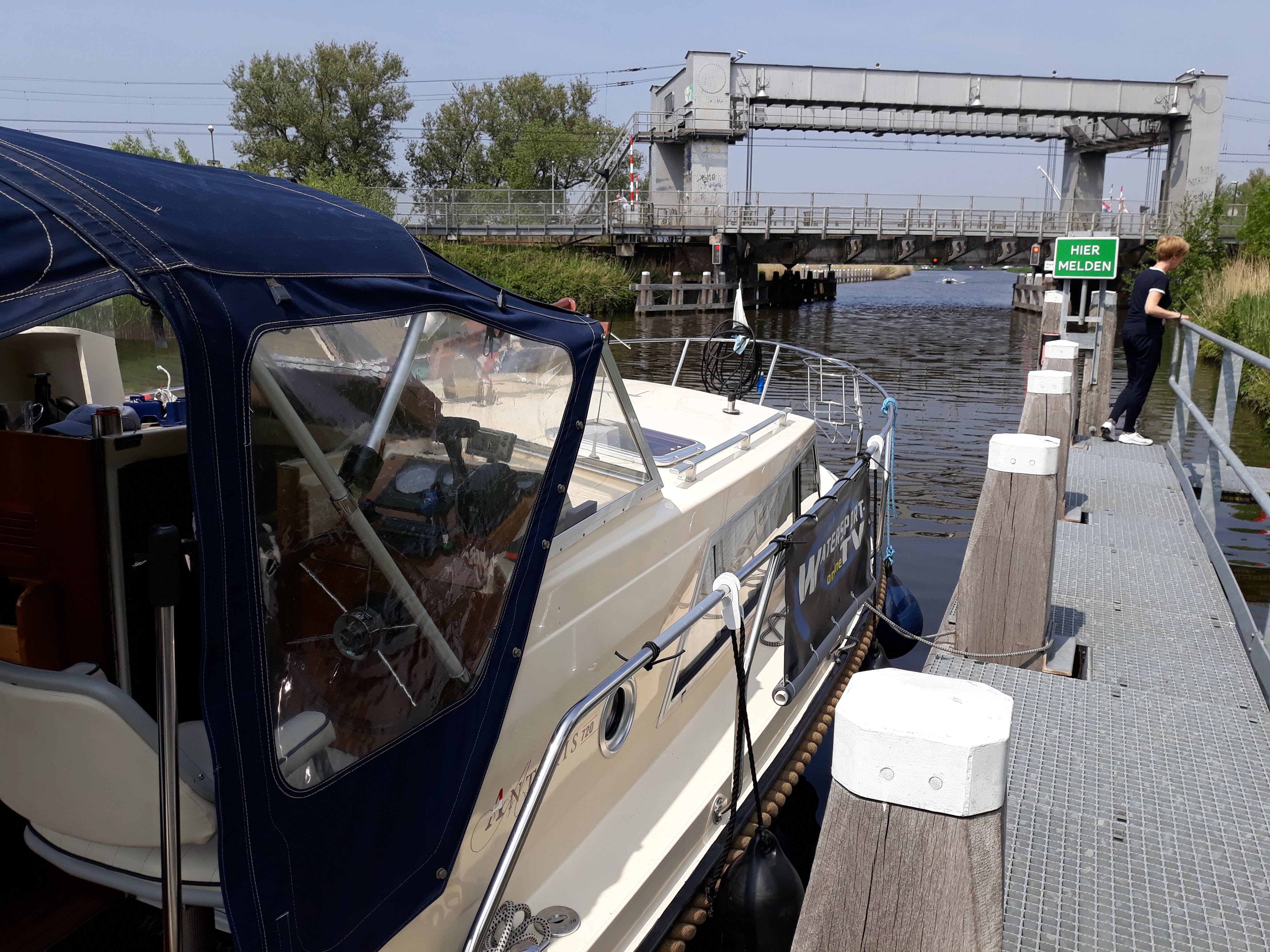 PROVINCIE NH GAAT BRUGGEN WEER ZELF BEDIENEN