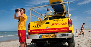 KNRM-Lifeguards-Olaf-Kraak-1140x600