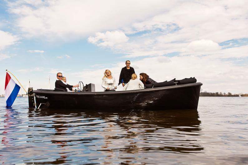 WATERPLANTEN BETEKENEN EINDE BOOTVERHUUR NAARDERBOS