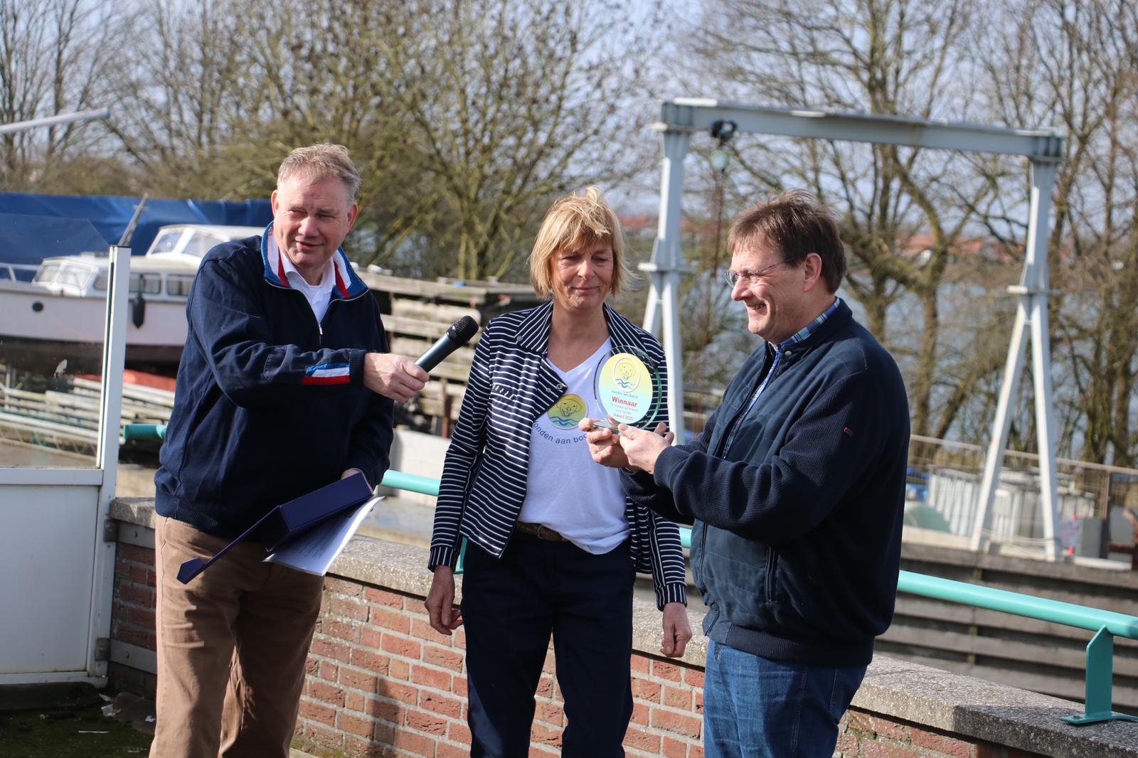 HONDEN AAN BOORD AWARD UITGEREIKT AAN WSV GIESBEEK