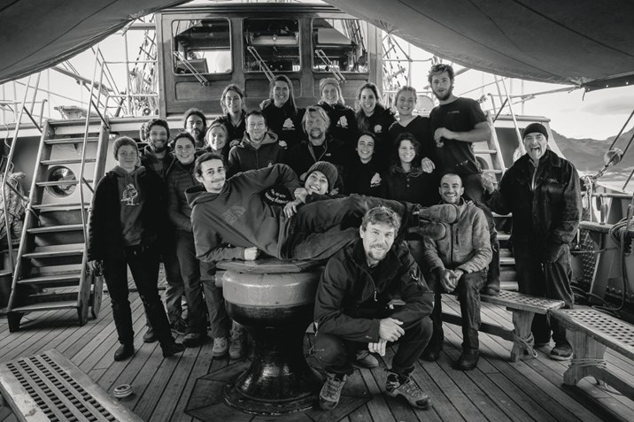 aa410302-8df2-411c-b73f-d441a88c5069