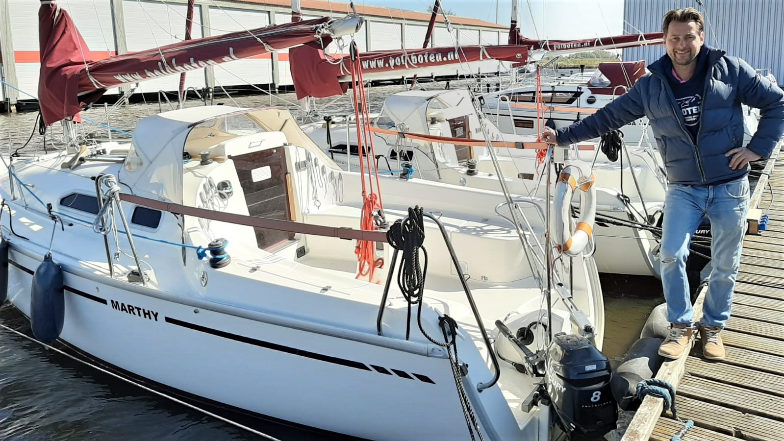 THUISZITTERS DROMEN VAN VAARVAKANTIE IN EIGEN LAND