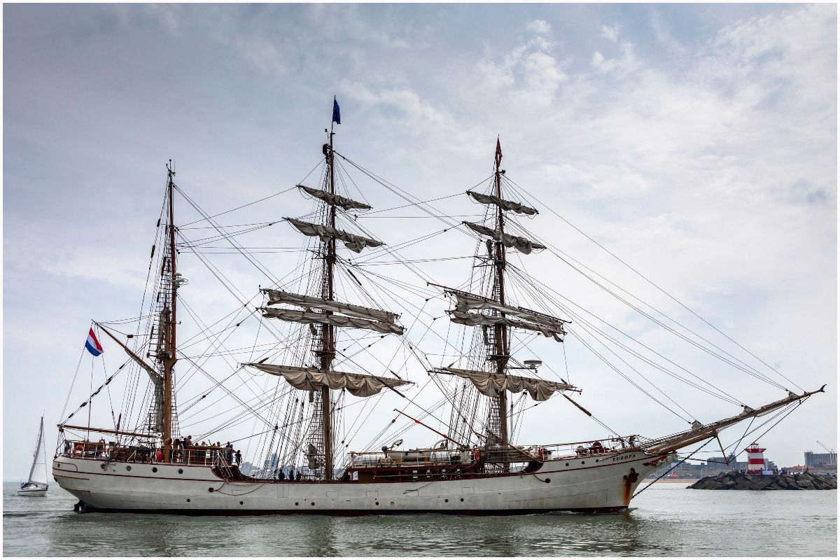 BARK EUROPA WEER AAN SCHEVENINGSE KADE