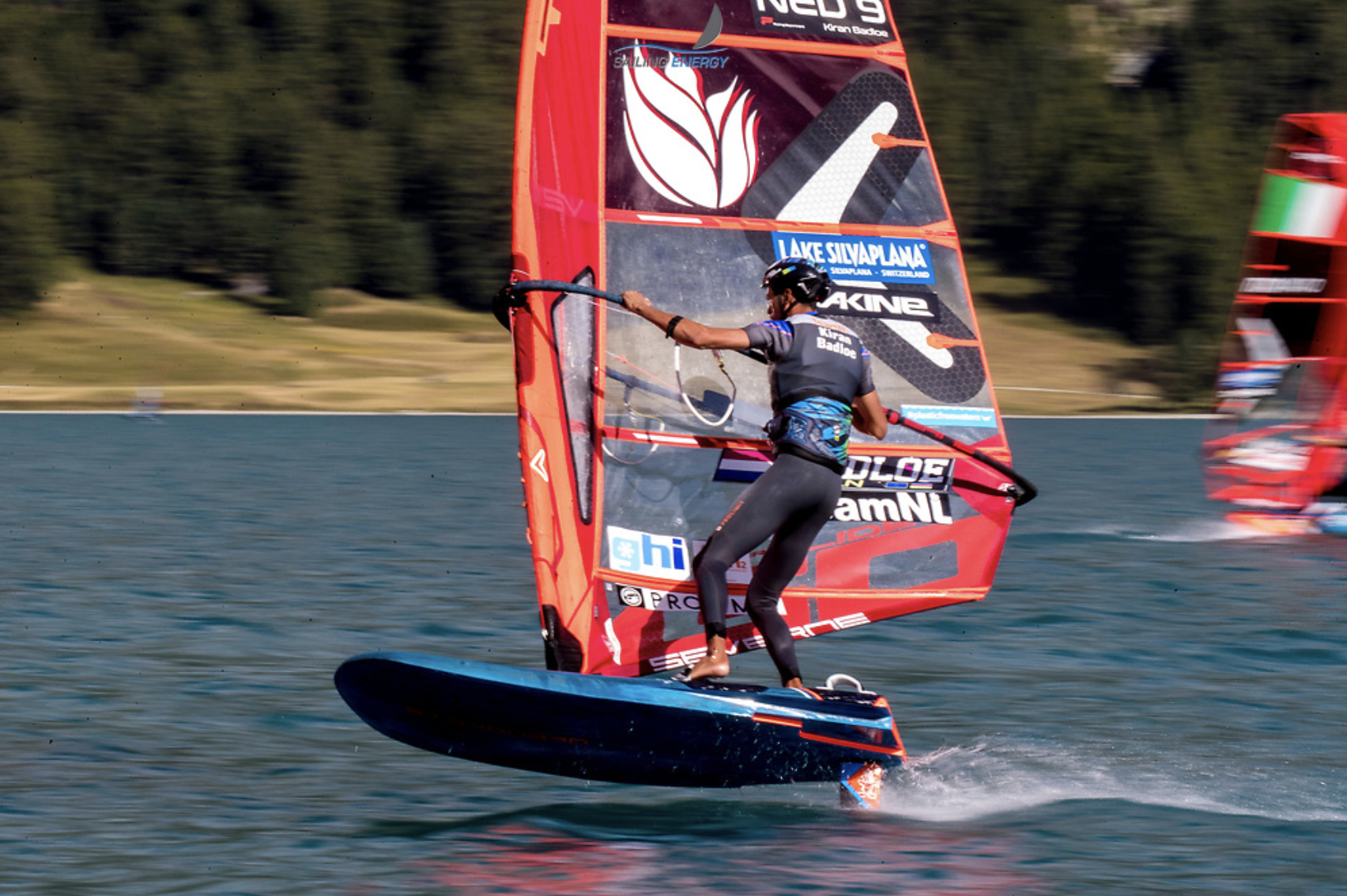 EERSTE OFFICIELE RACE NIEUWE OLYMPISCHE WINDSURFKLASSE