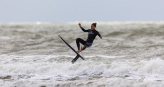 Jalou-Langeree-drievoudig-wereldkampioen-kitesurfen---Credits-JP-van-Popta-