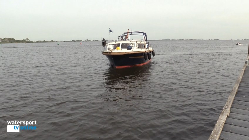 VAARPLEZIER Aanleggen aan steiger