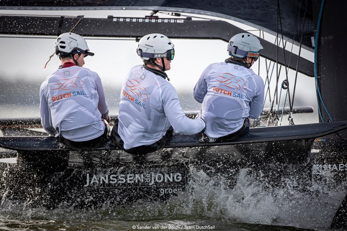 12f999b4-6bd2-41e1-a89f-5d2e9797cddb