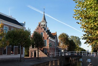 Balk raadhuis en brug