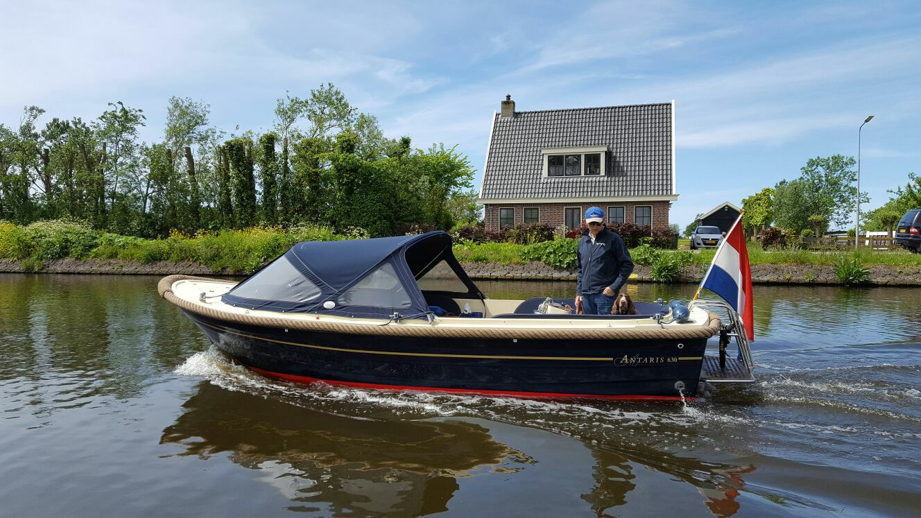 Hoe maak je de kabelaring het beste schoon?