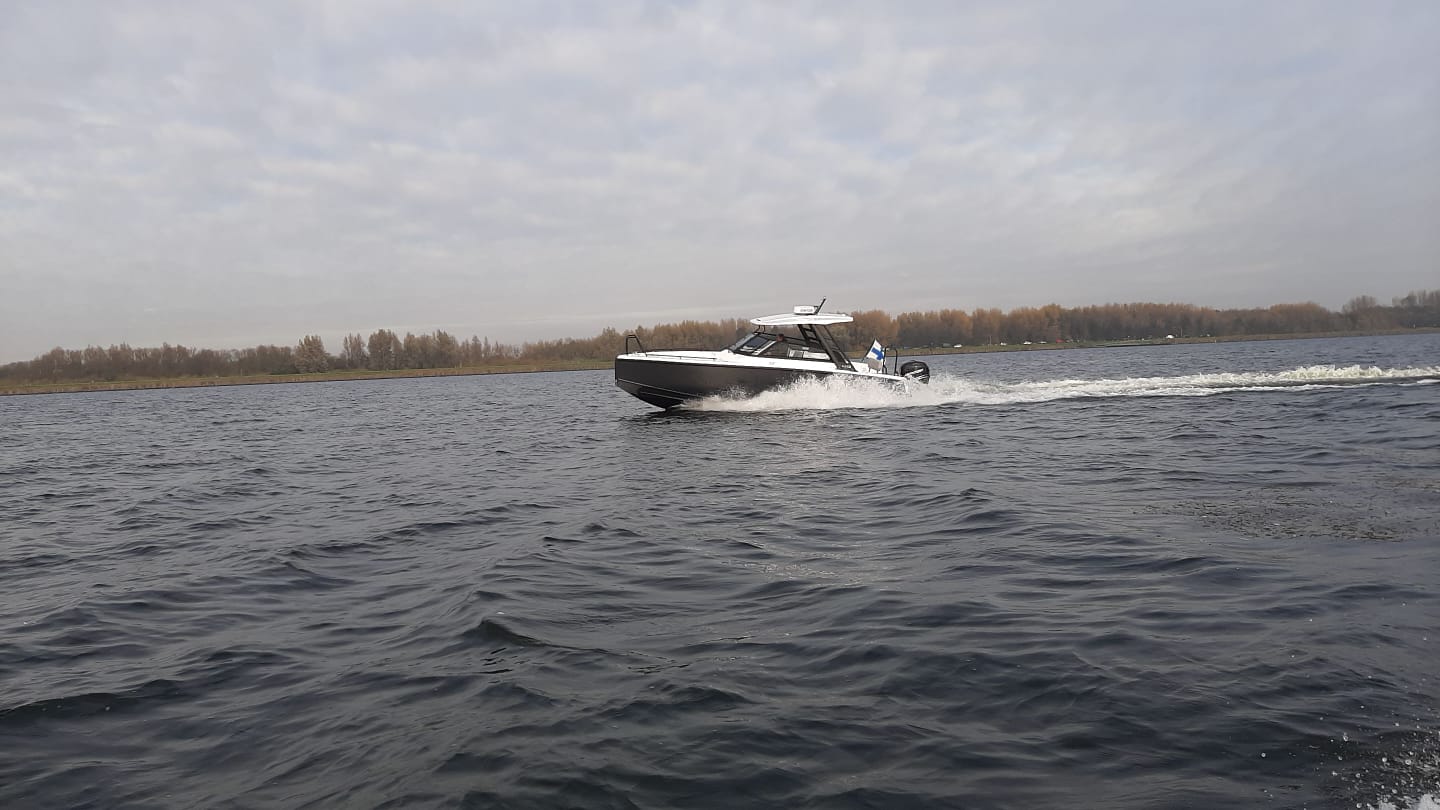 SNELVAREN OP LOOSDRECHT TOT MAX. 60 KM PER UUR