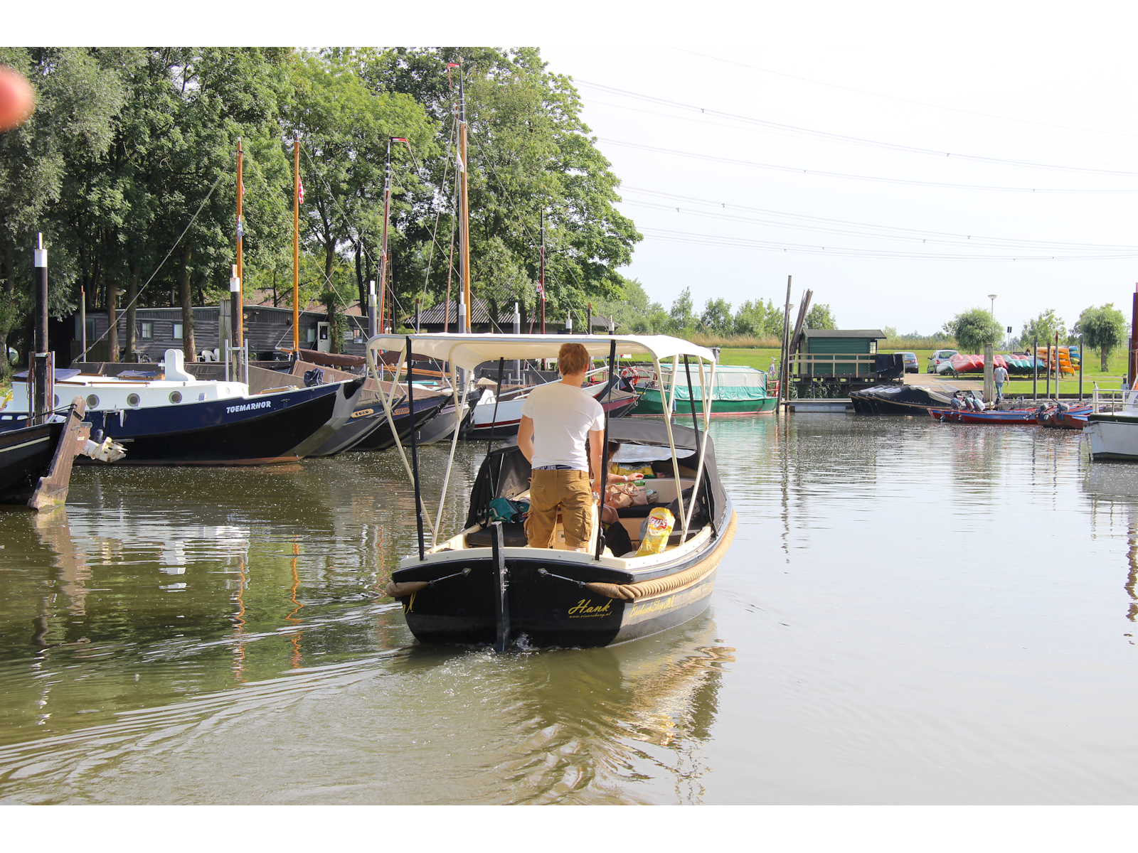 FLUISTERSTIL VAREN DOOR DE BIESBOSCH - watersport-tv
