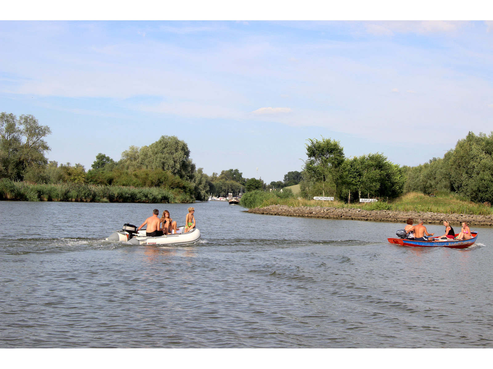 FLUISTERSTIL VAREN DOOR DE BIESBOSCH - watersport-tv