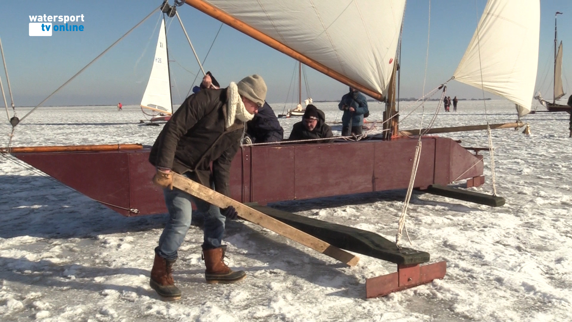 Regenboog ijszeiler crasht op Gouwzee