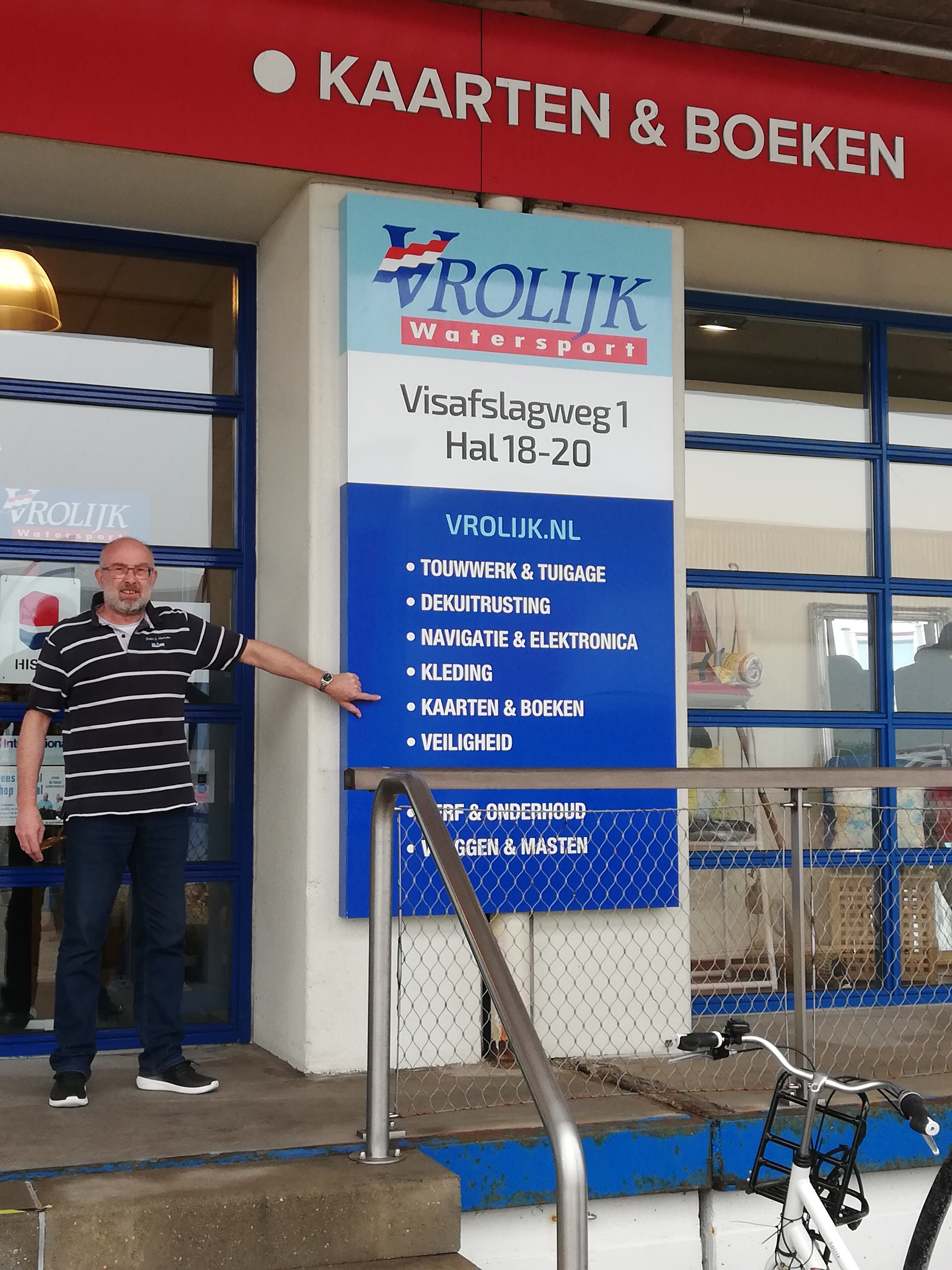 Nautische boekhandel Datema Amsterdam aan boord bij Vrolijk Watersport