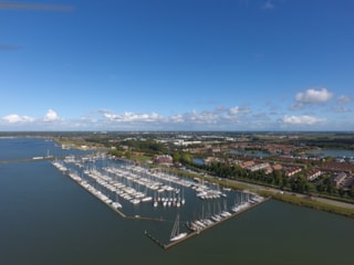Foto-Jachthaven-Lelystad-haven-van-boven_drone