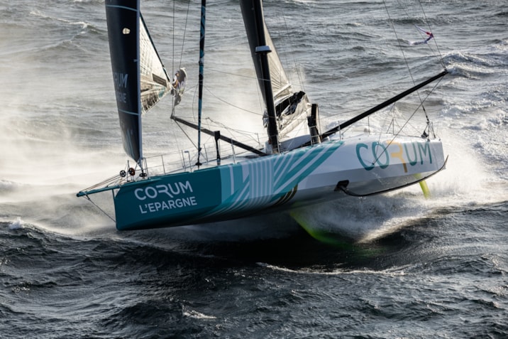 m126497_200925_ES_CORUM_2033