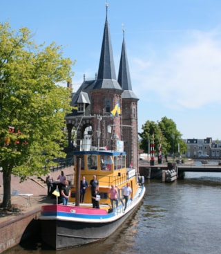 Ondertekening ambitiedocument Sneekweek (rechtenvrij - foto Sneek Promotion