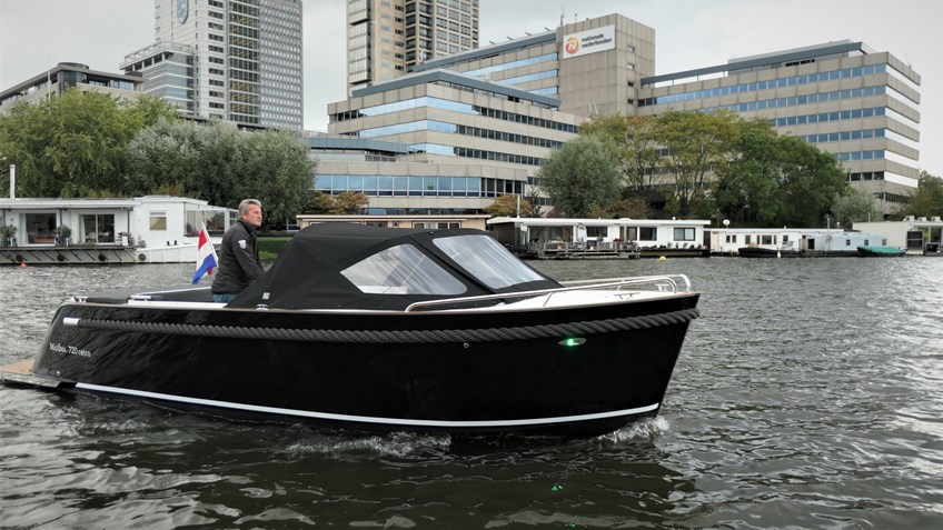 FF3621E8-162D-4BD6-A7D8-21FFA9DE599D