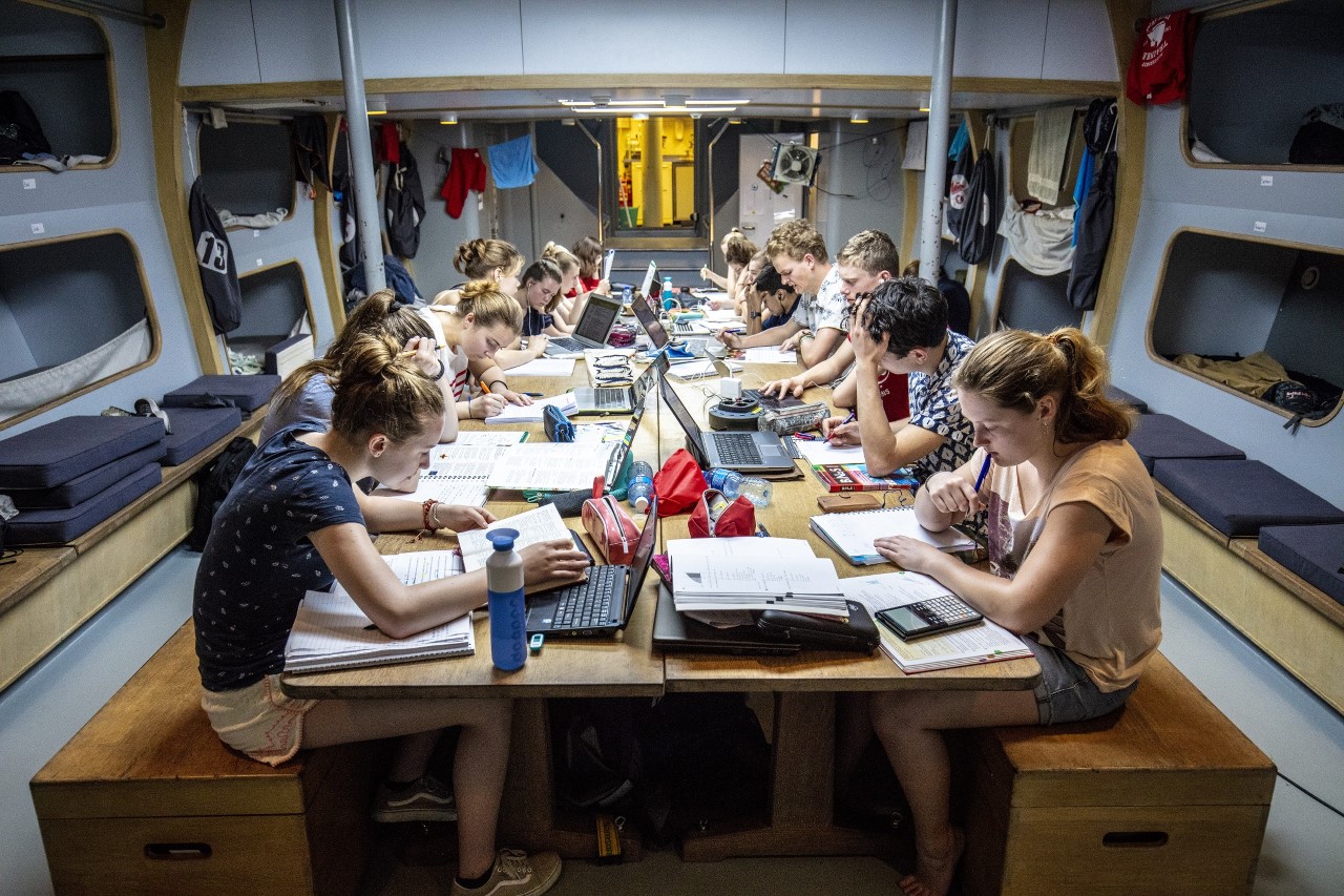 Zeilende onderwijsorganisatie kan vraag naar reizen niet aan